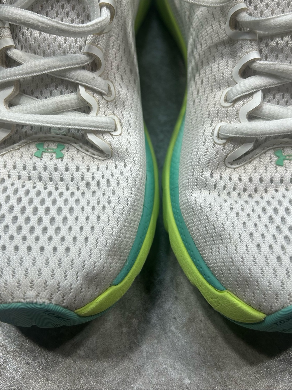 Under Armour Women’s Size 7.5 White Athletic Shoes with Lime and Aqua Accents - Picture 9 of 15
